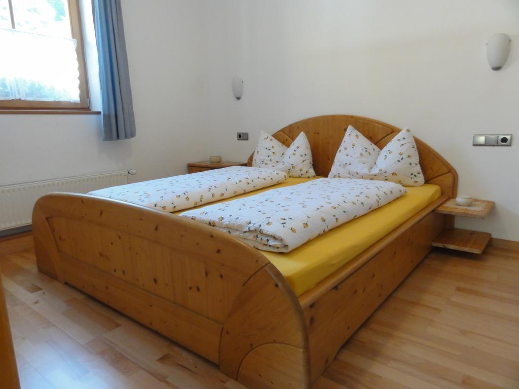 Ferienwohnungen Koflerhof Castelrotto Szoba fotó